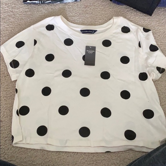 Abercrombie & Fitch Tops - Abercrombie & Fitch Crop Top